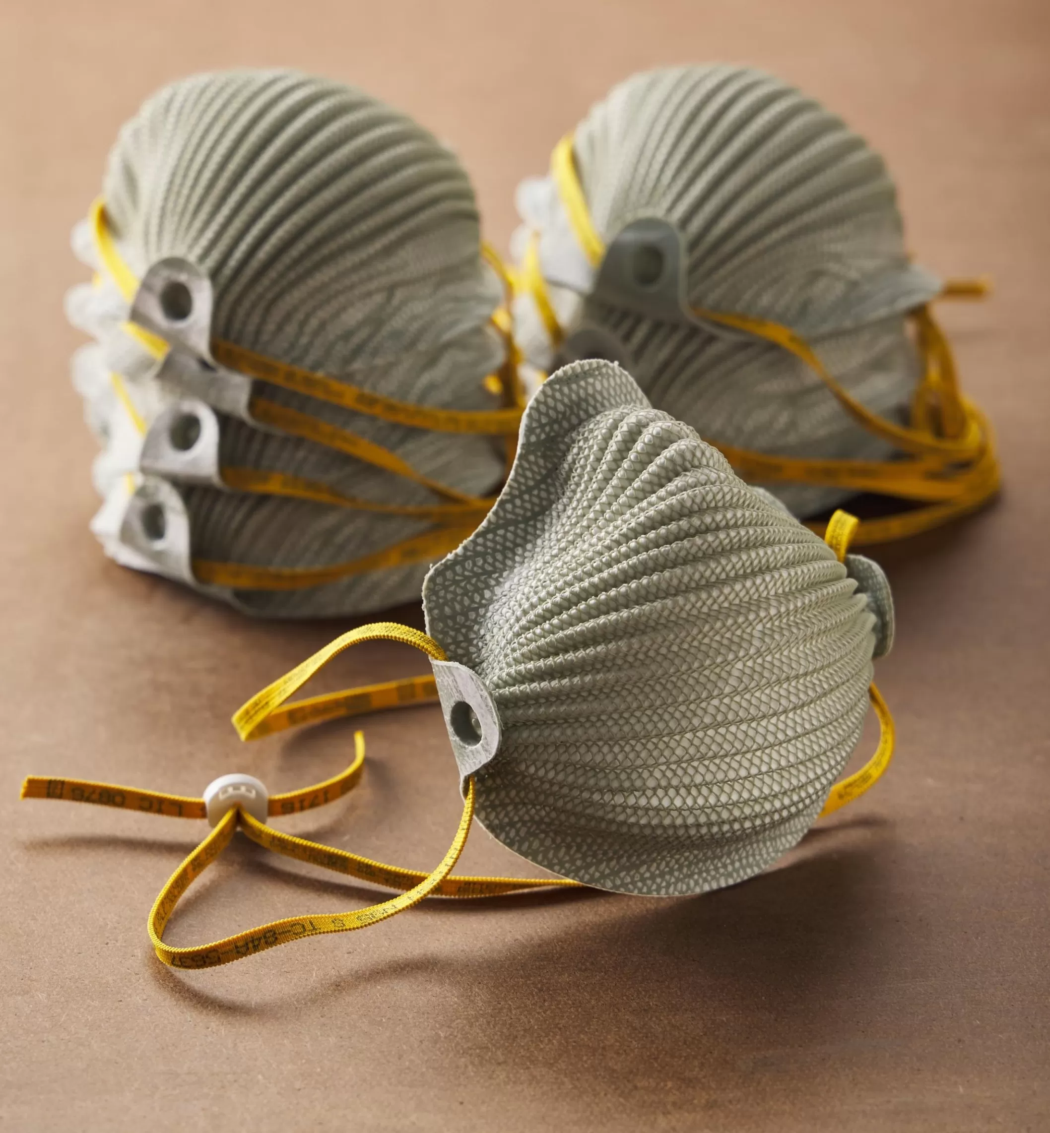 Fashion Lee Valley Airwave Adjustable-Strap Disposable Dust Masks