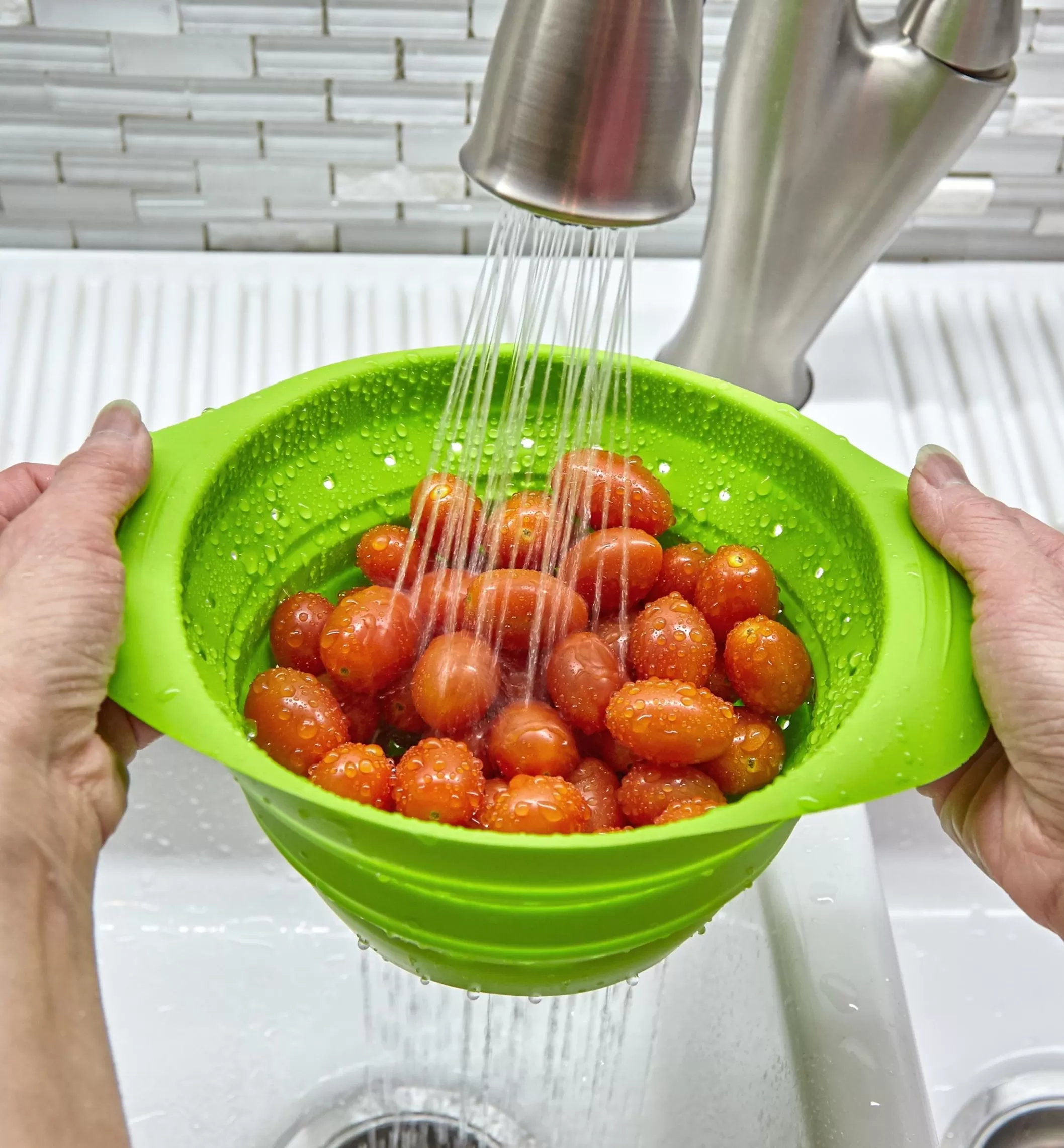 Online Lee Valley Collapsible Colanders