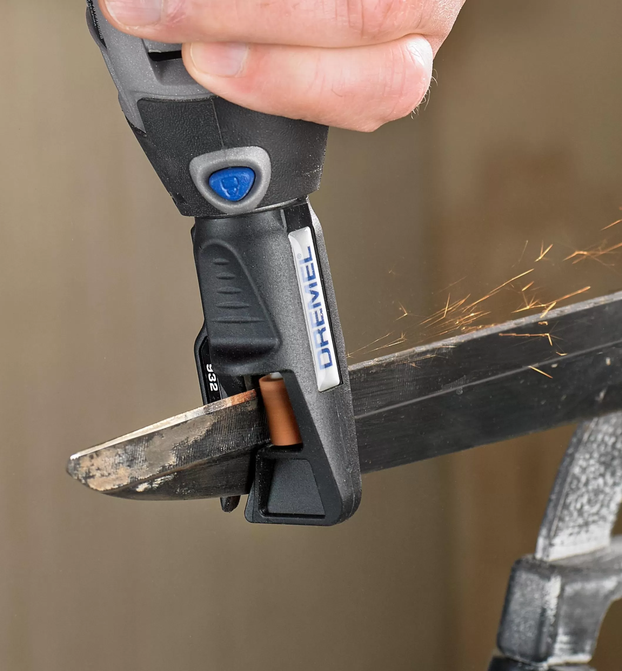 Clearance Lee Valley Dremel 3000-2/28 Rotary Tool Kit Bonus 36" Flex Shaft & Sharpening Attachment Kit