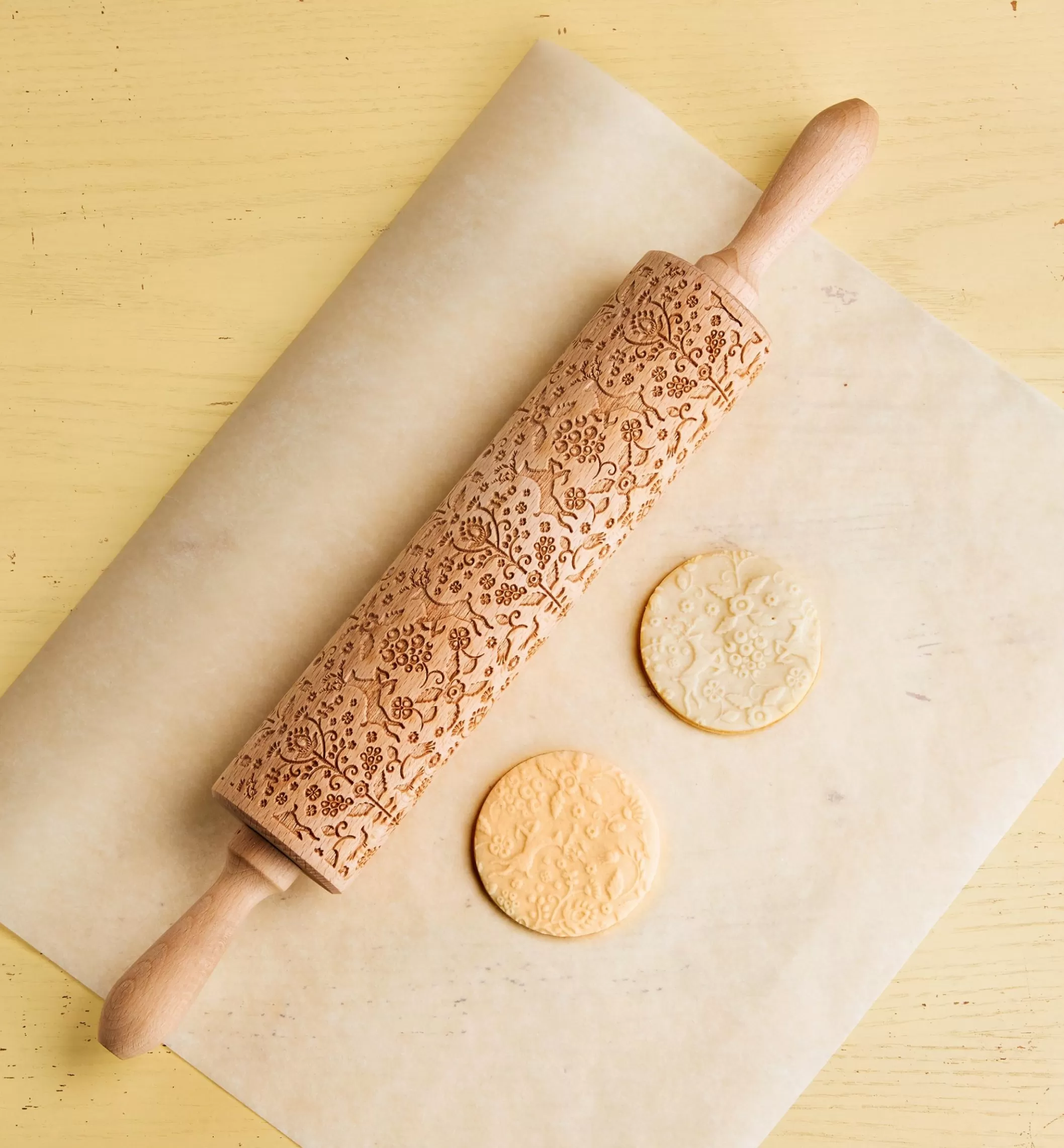 Shop Lee Valley Folklore Embossing Rolling Pin