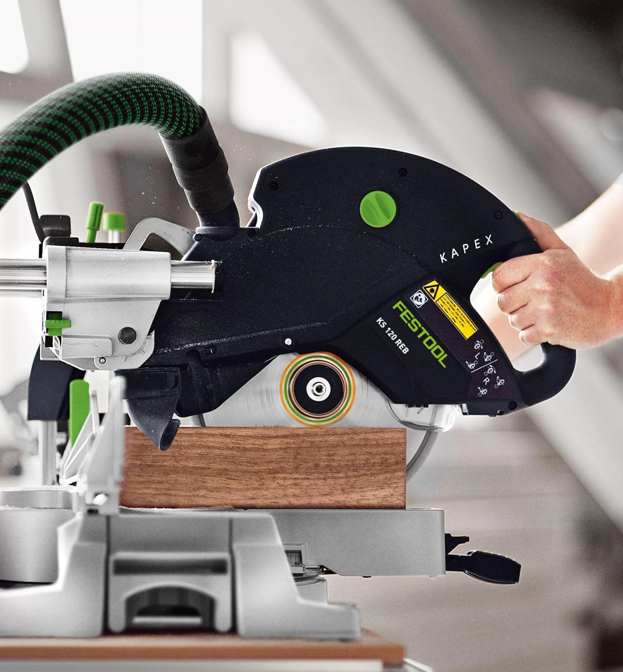 Cheap Lee Valley Kapex KS 120 REB Sliding Compound Miter Saw