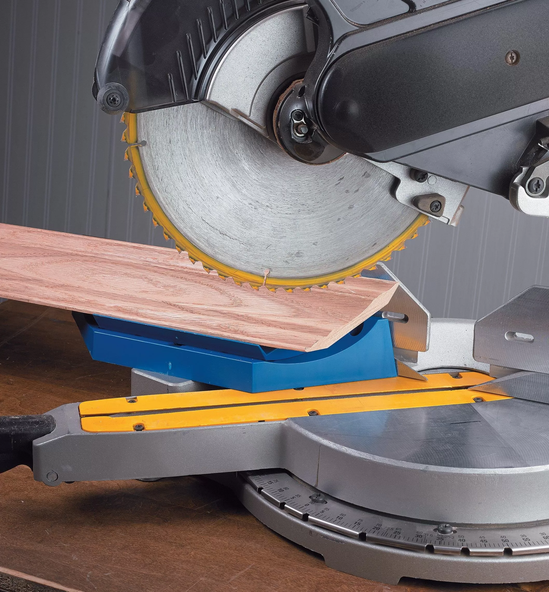 Fashion Lee Valley Kreg Crown Molding Mitering Fixture