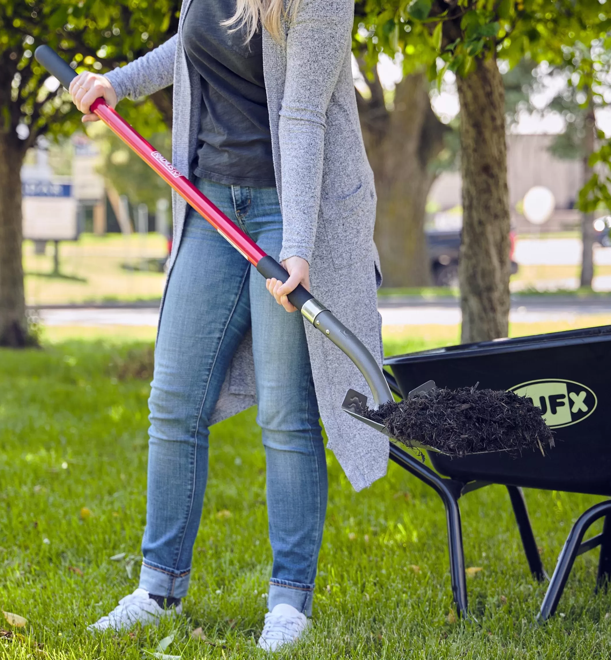 Fashion Lee Valley Long-Handled Square Shovel