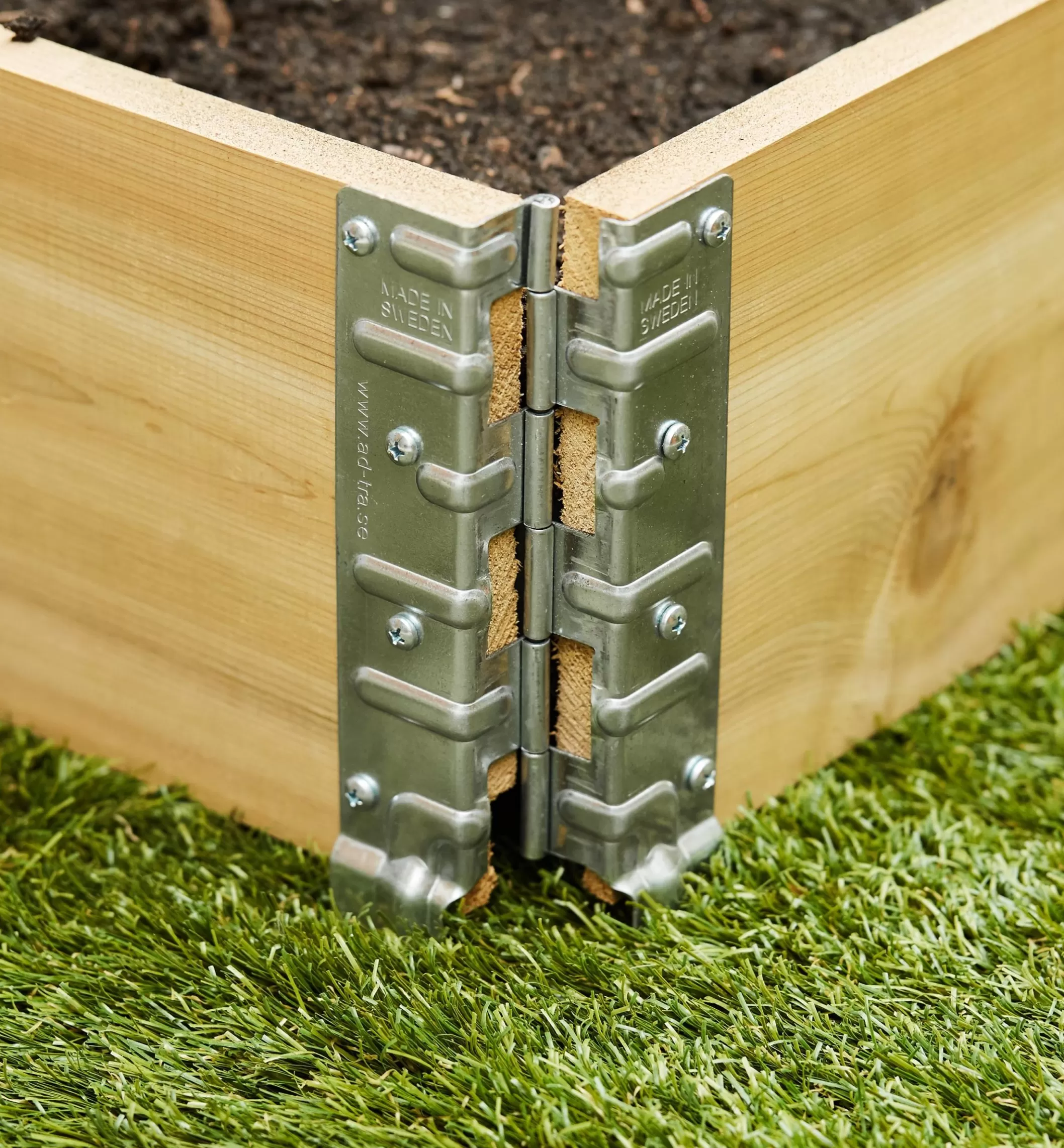 Fashion Lee Valley Stacking Corners For Raised-Bed Or Wagon Construction
