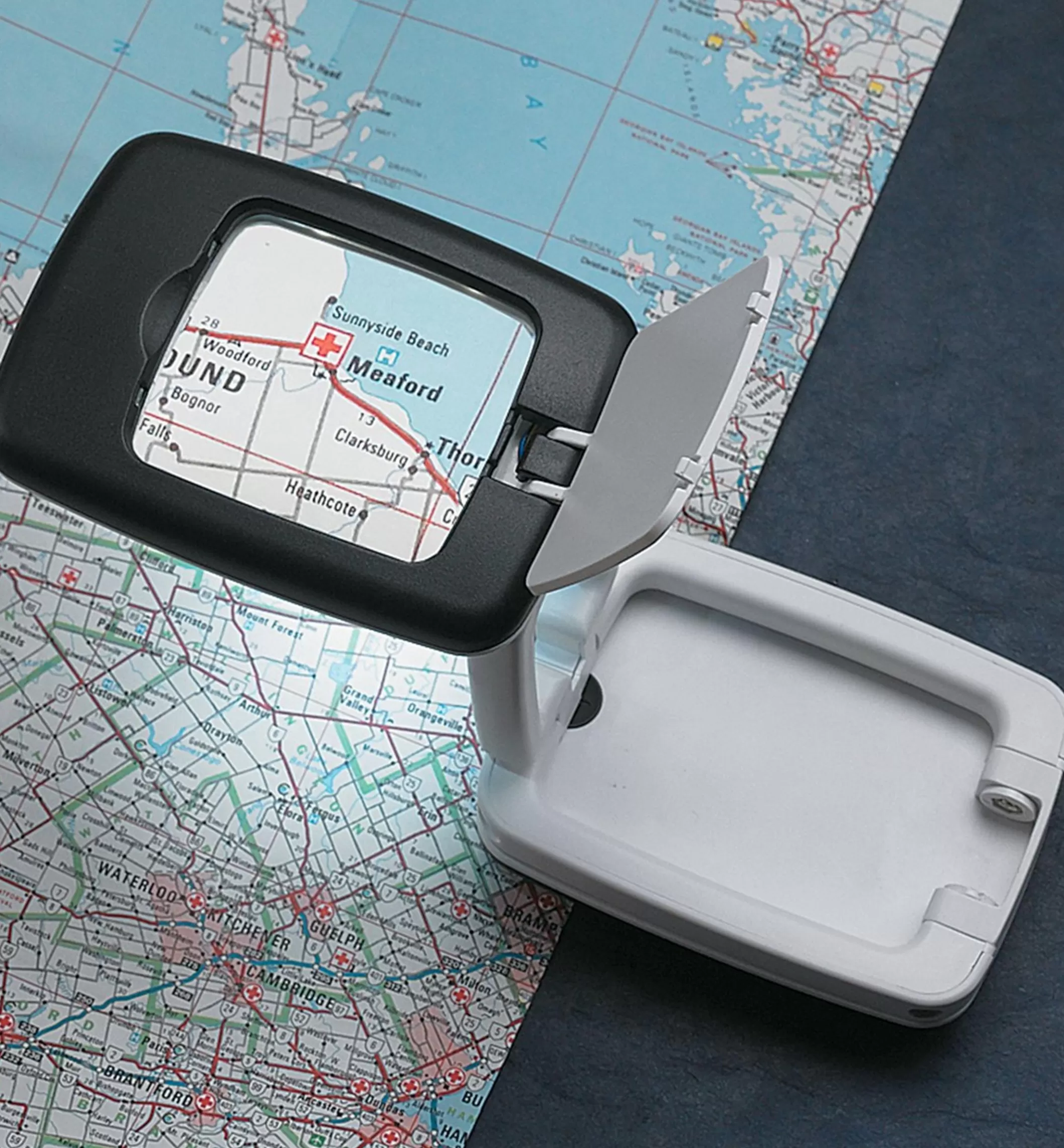 Discount Lee Valley Stand-Up Folding LED Magnifier